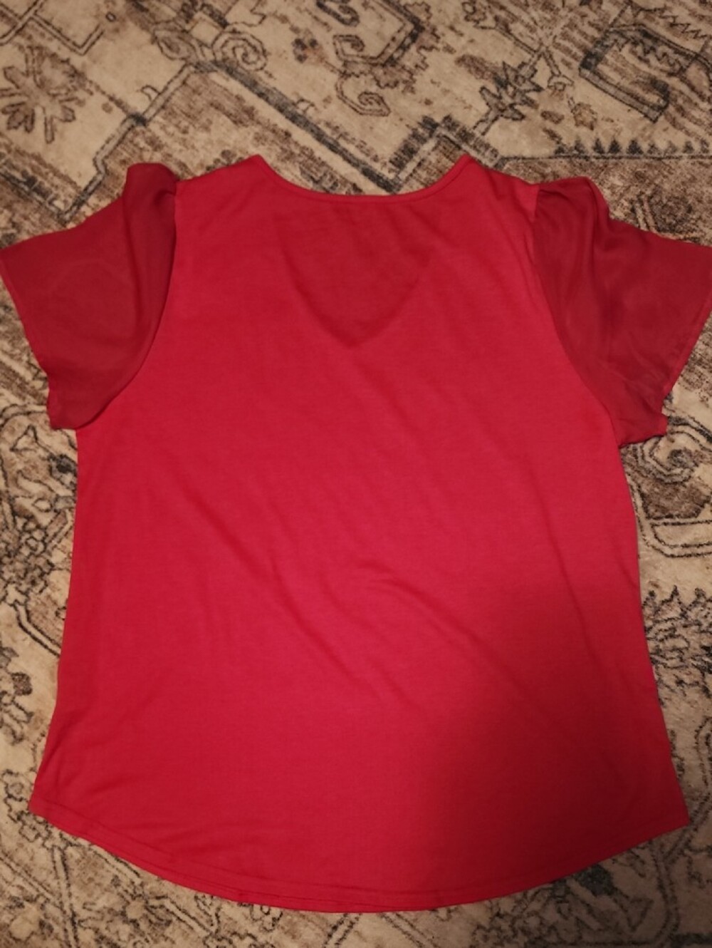 Women's XL Hot Pink V-Neck Pearl-Accent Top. Like New - Picture 4 of 4